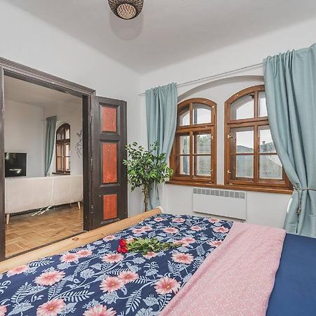 Carolina'S Romantic Apartment Hradec Králové Kültér fotó