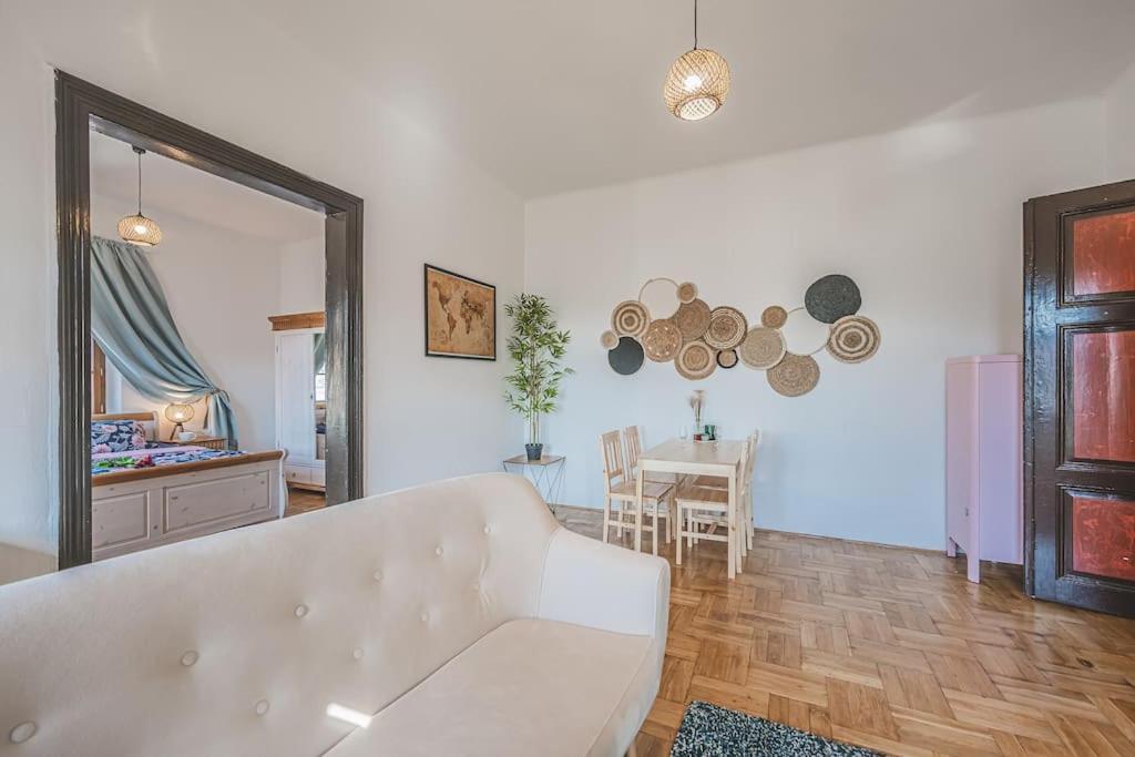Carolina'S Romantic Apartment Hradec Králové Kültér fotó
