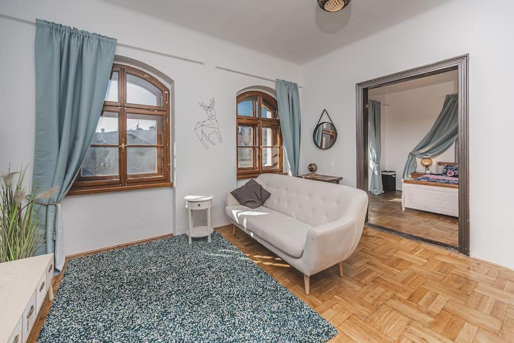 Carolina'S Romantic Apartment Hradec Králové Kültér fotó