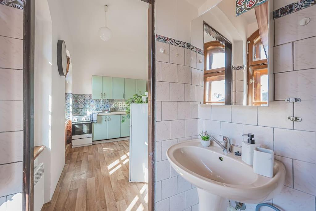 Carolina'S Romantic Apartment Hradec Králové Kültér fotó