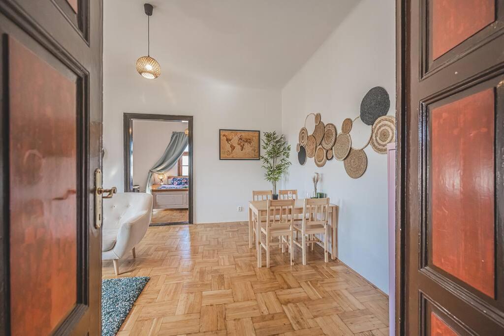 Carolina'S Romantic Apartment Hradec Králové Kültér fotó
